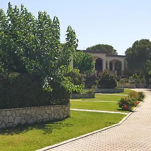 κάντε κράτηση εδώ