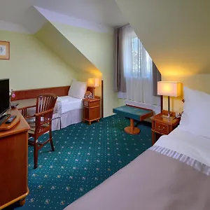 **** Hotel Selsky Dvur - Bohemian Village Courtyard Republica Cehă