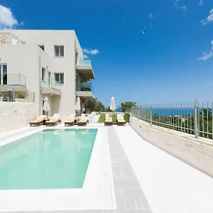 κάντε κράτηση εδώ
